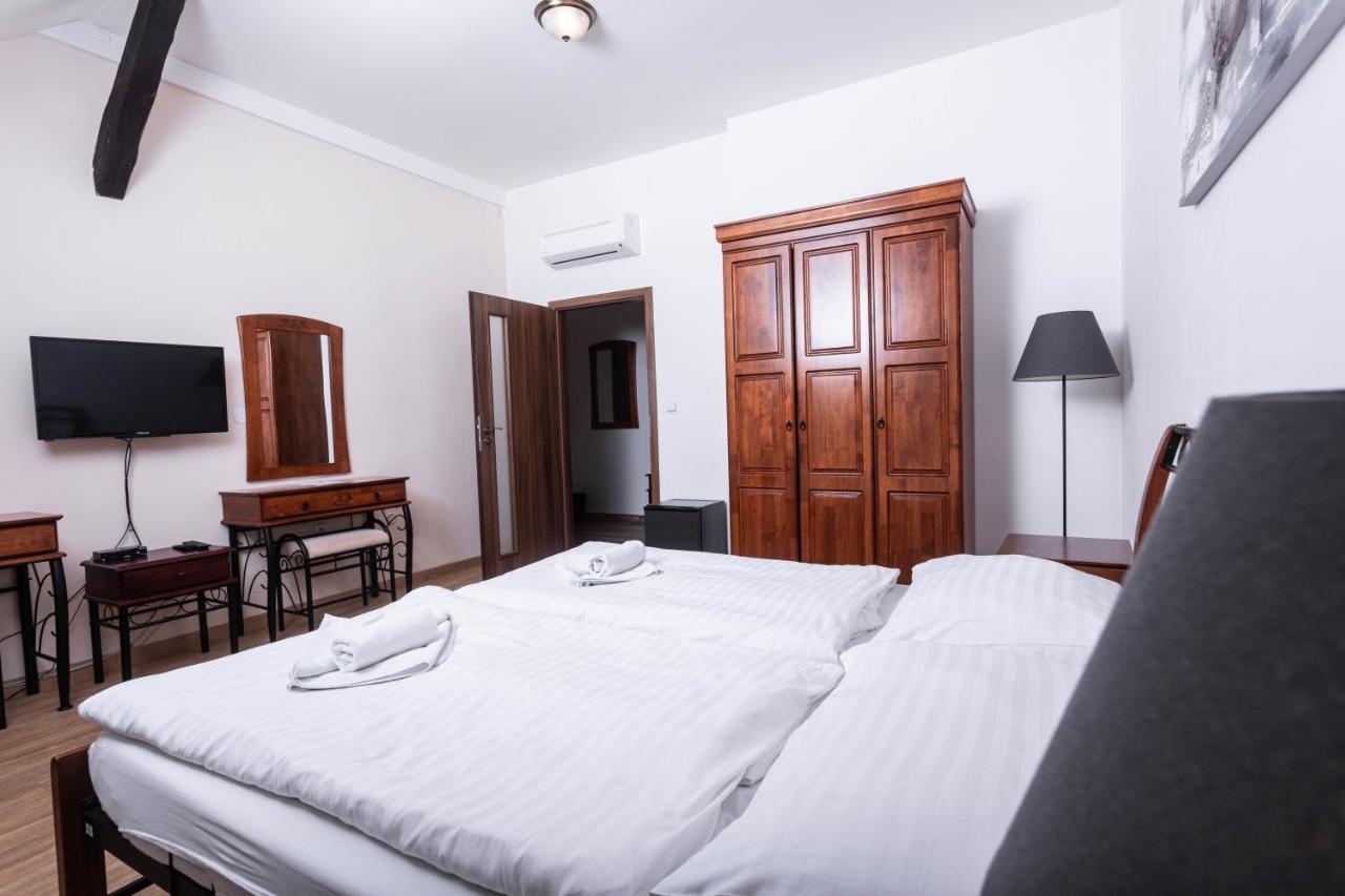 Penzion Královské lázně Poděbrady Extérieur photo