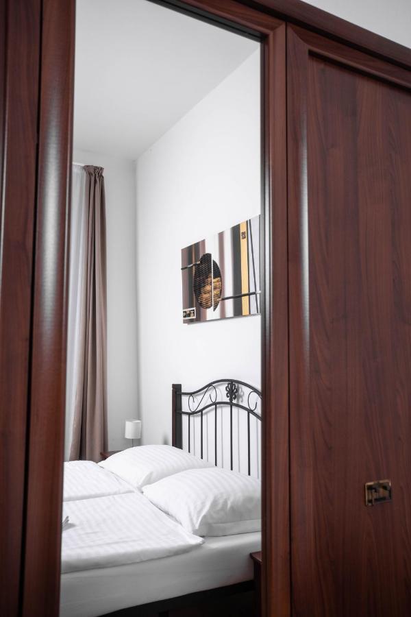 Penzion Královské lázně Poděbrady Extérieur photo