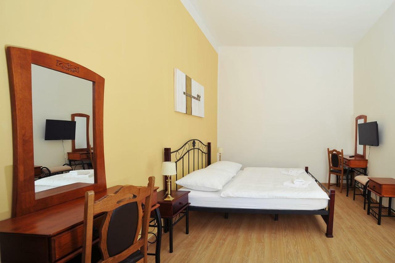 Penzion Královské lázně Poděbrady Extérieur photo